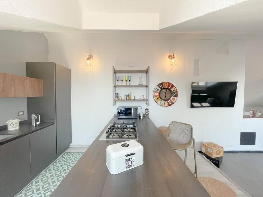 Elegante Appartamento 100 Mq Parcheggio - Wi Fi Savona Eksteriør billede